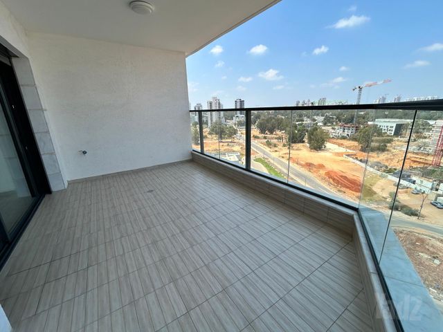 אלומה 10