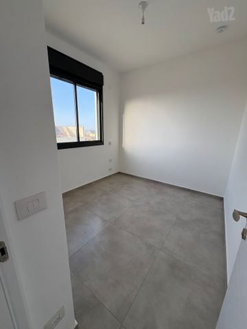 דירה, מרום נווה, רמת יצחק, רמת גן