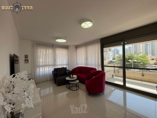 מרינה