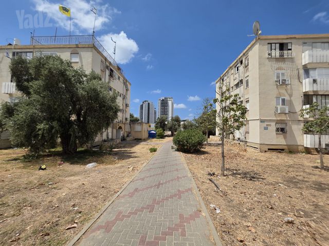 גיורא יוספטל 