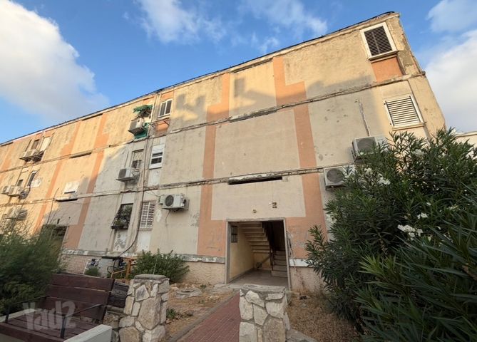 גיורא יוספטל 23