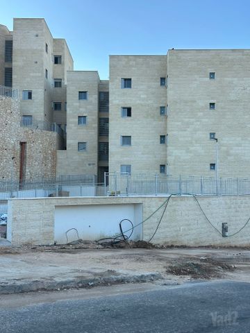אביב 116