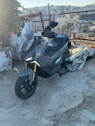 מודעת רכב סאן יאנג ADX400