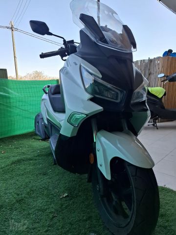 מודעת רכב סאן יאנג ג'וי-מקס Z-250