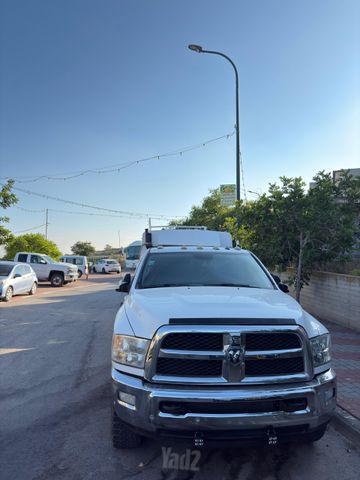 מודעת רכב דודג'