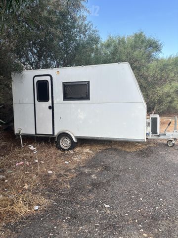מודעת רכב נגרר (קראוון נגרר)