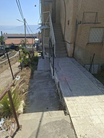 המגינים 52