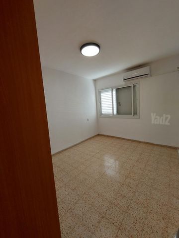 שדרות יוספטל 11