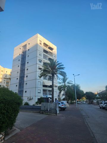 הרב ניסים 15