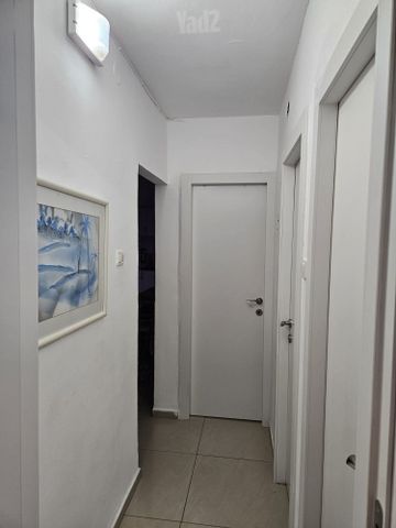 יהודה בורלא 38