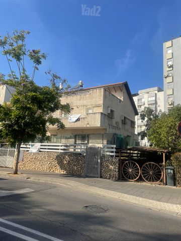 דו משפחתי, ראשון לציון