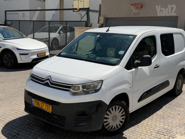 מודעת רכב סיטרואן ברלינגו