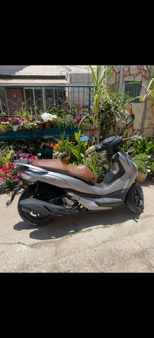 מודעת רכב סאן יאנג HD300