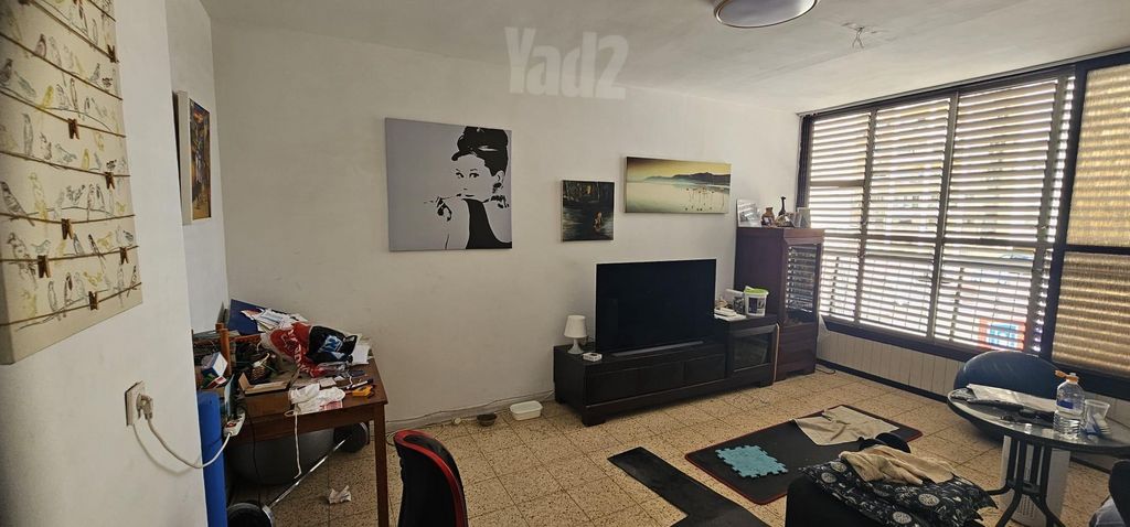 פרץ נפתלי 25