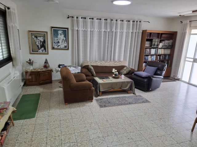 הזית 24