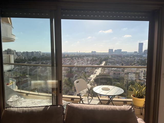 הנחשול 38