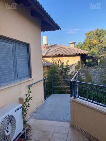 עין התכלת 25