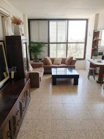 המעפילים 25