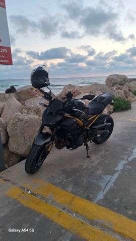 מודעת רכב קאוואסאקי Z900