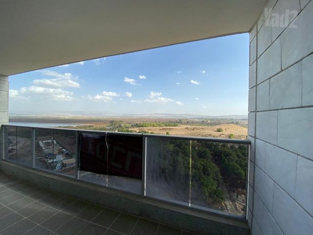 עוזי חיטמן 1