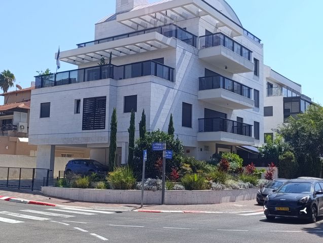 ברודצקי אשר 10