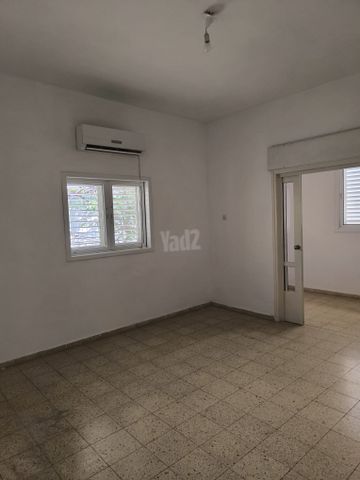 זאב יעבץ 33