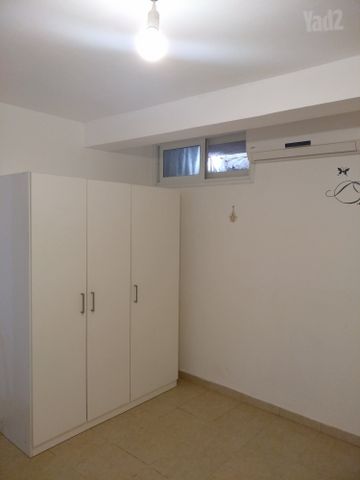 נהרדעא 12