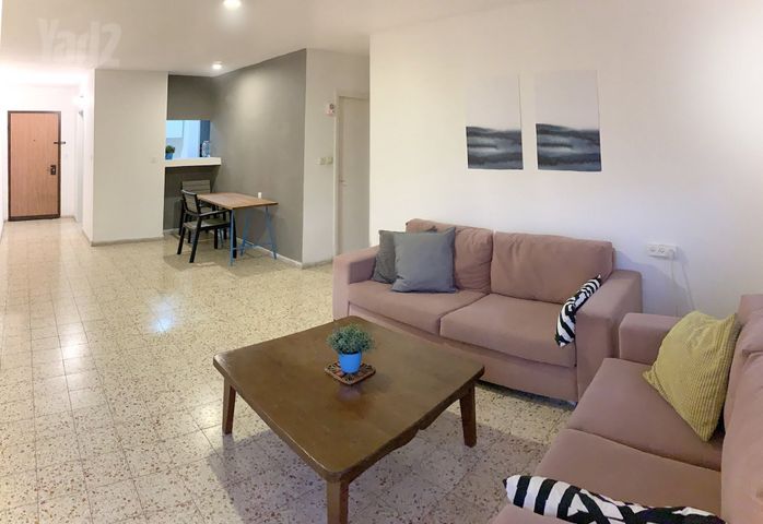 חבצלת 12