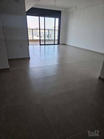 שרה אהרונסון 19