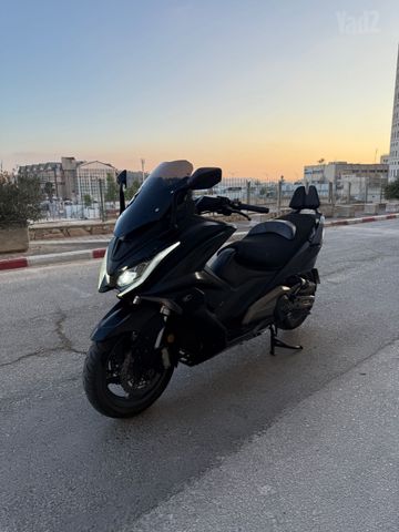 מודעת רכב קימקו AK 550
