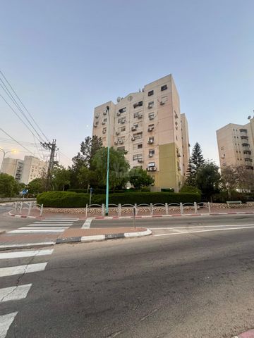 אשר ברש 1