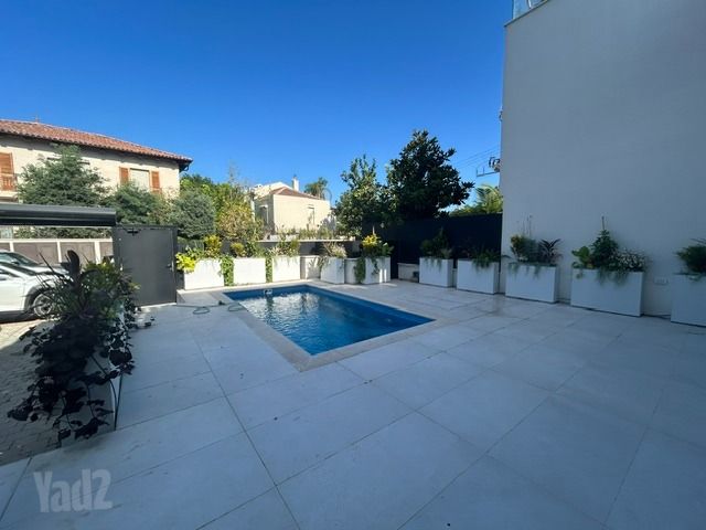 Herzliya, Israel 2