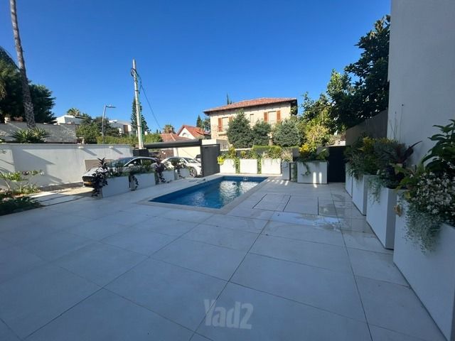 Herzliya, Israel 3