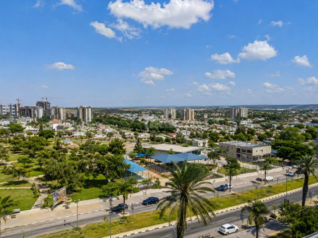 גג/ פנטהאוז, הפרחים, קרית גת