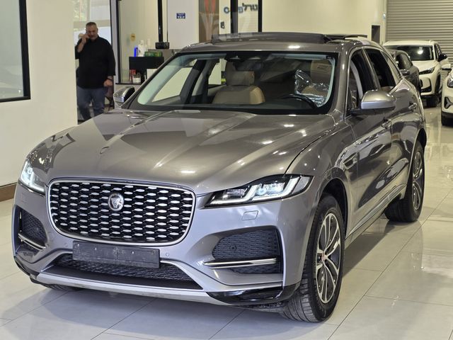 מודעת רכב יגואר F-Pace