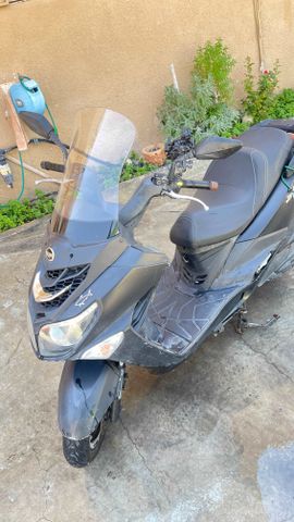 מודעת רכב סאן יאנג ג'וי רייד 200