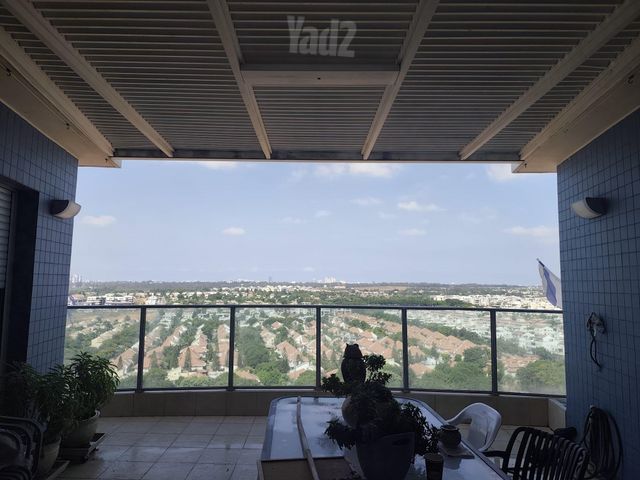 טווס 3