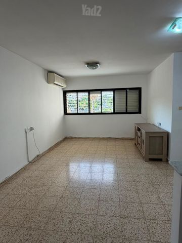 שדרות ששת הימים 8