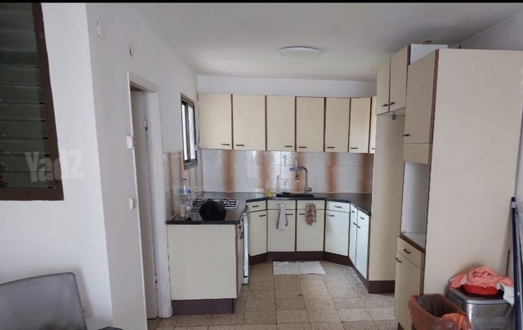 משה שרת 22