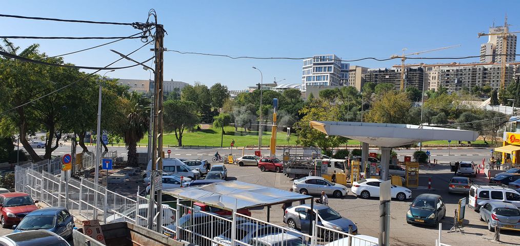 חכם שלום 