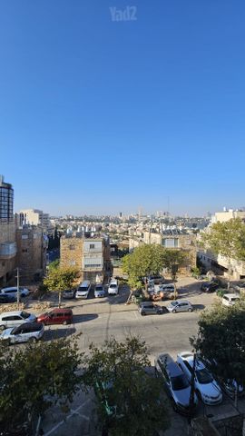 הרב עוזיאל 