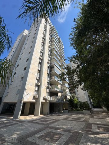 Tel Aviv-Yafo, Israel 4
