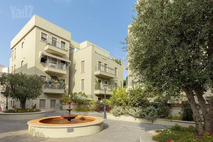 גג/ פנטהאוז, צהלון, שיכוני חסכון, תל אביב יפו