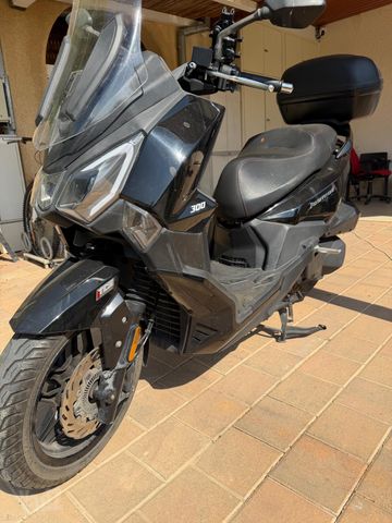 מודעת רכב סאן יאנג ג'וירייד 300 16
