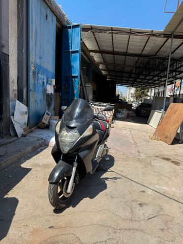 מודעת רכב הונדה סילבר-ווינג 600