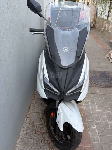 מודעת רכב סאן יאנג ג'וי-מקס Z-250