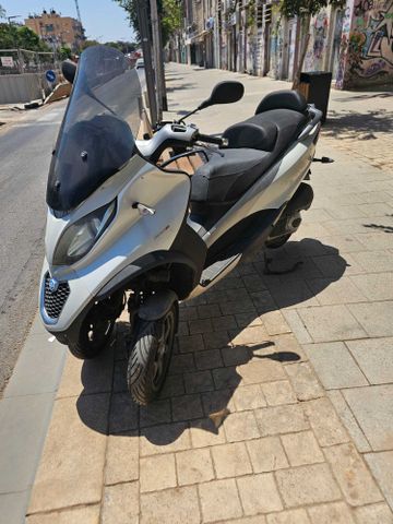 מודעת רכב פיאג'ו MP3 300