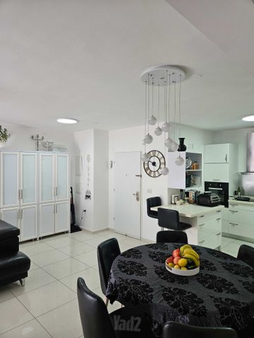 ניסן 38