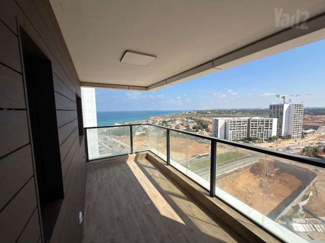 אלמוג 1