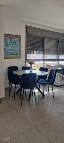 רקפת 10